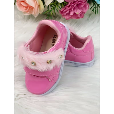 Tênis Rosa Chiclete Verniz Com Pelúcia e Strass Meninas