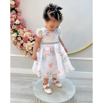 Vestido Infantil Branco Floral Verde Oliva Cinto de Pérolas