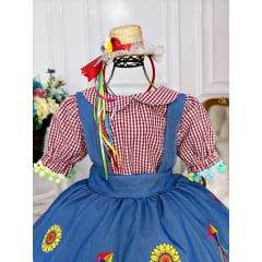 Conjunto Salopete Azul e Blusa Xadrez Marsala C/ Pompons