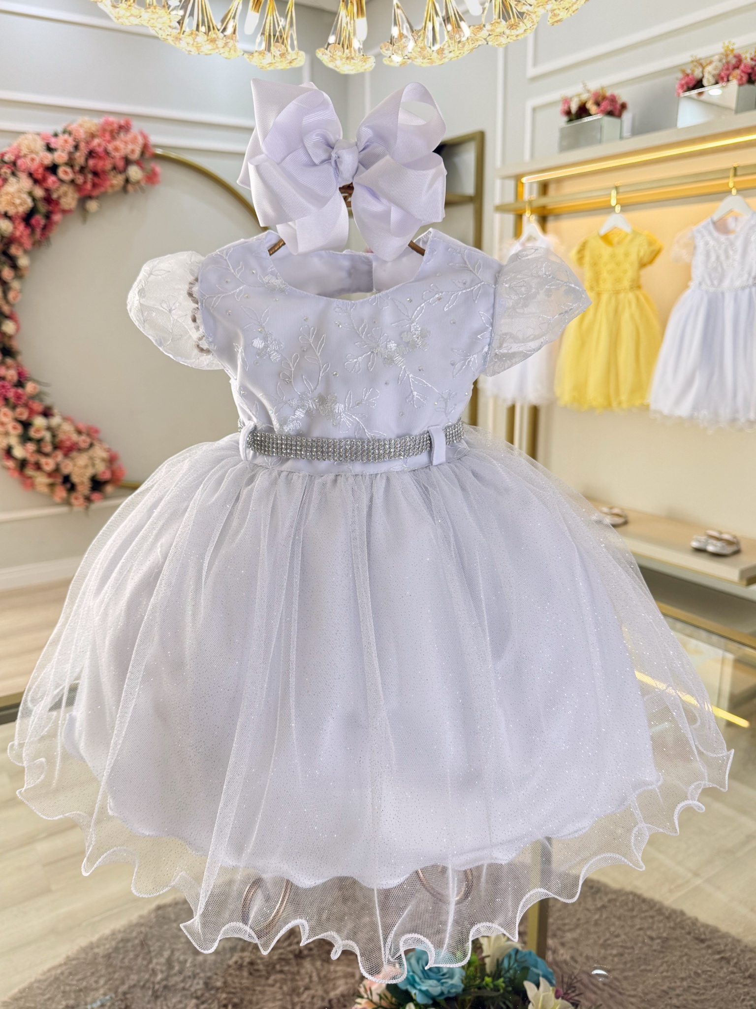 Vestido Bebê Branco C/ Busto Renda e Strass Batizados