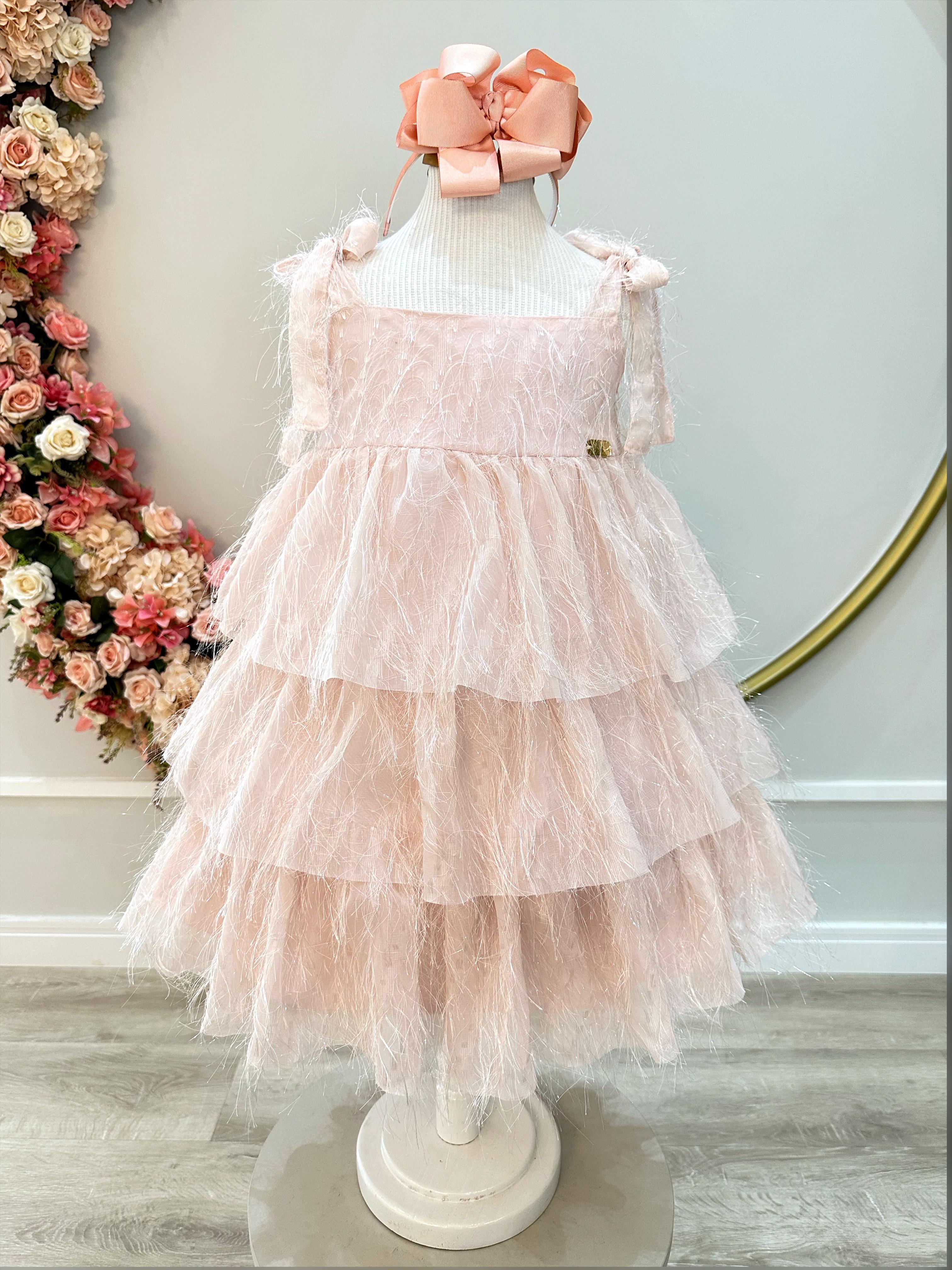 Vestido Infantil Pêssego de Alça e Com Plumas Luxo