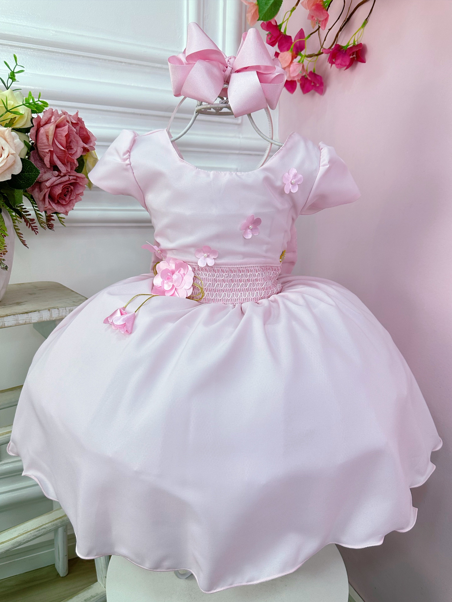 Vestido Infantil Rosa C/ Aplique de Flores e Broche Luxo