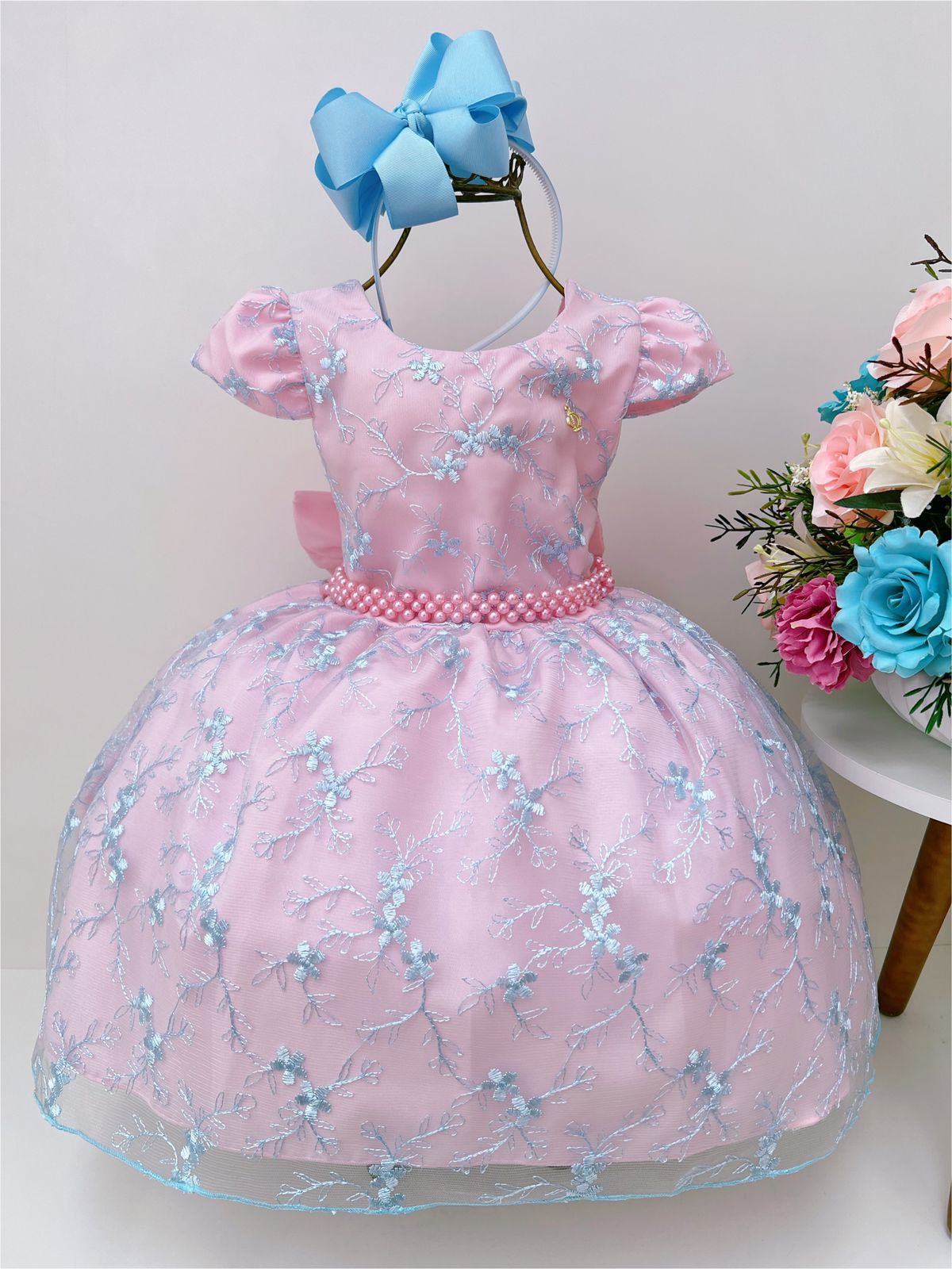 Vestido Infantil Rosa Renda de Flores Azuis Cinto Pérolas