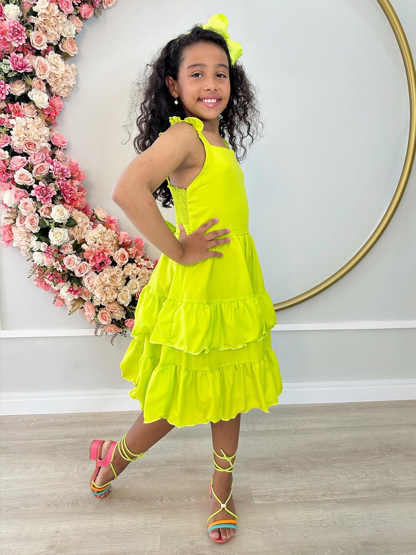 Vestido Infantil Verão Verde Neon Saia C/ Babado Casual