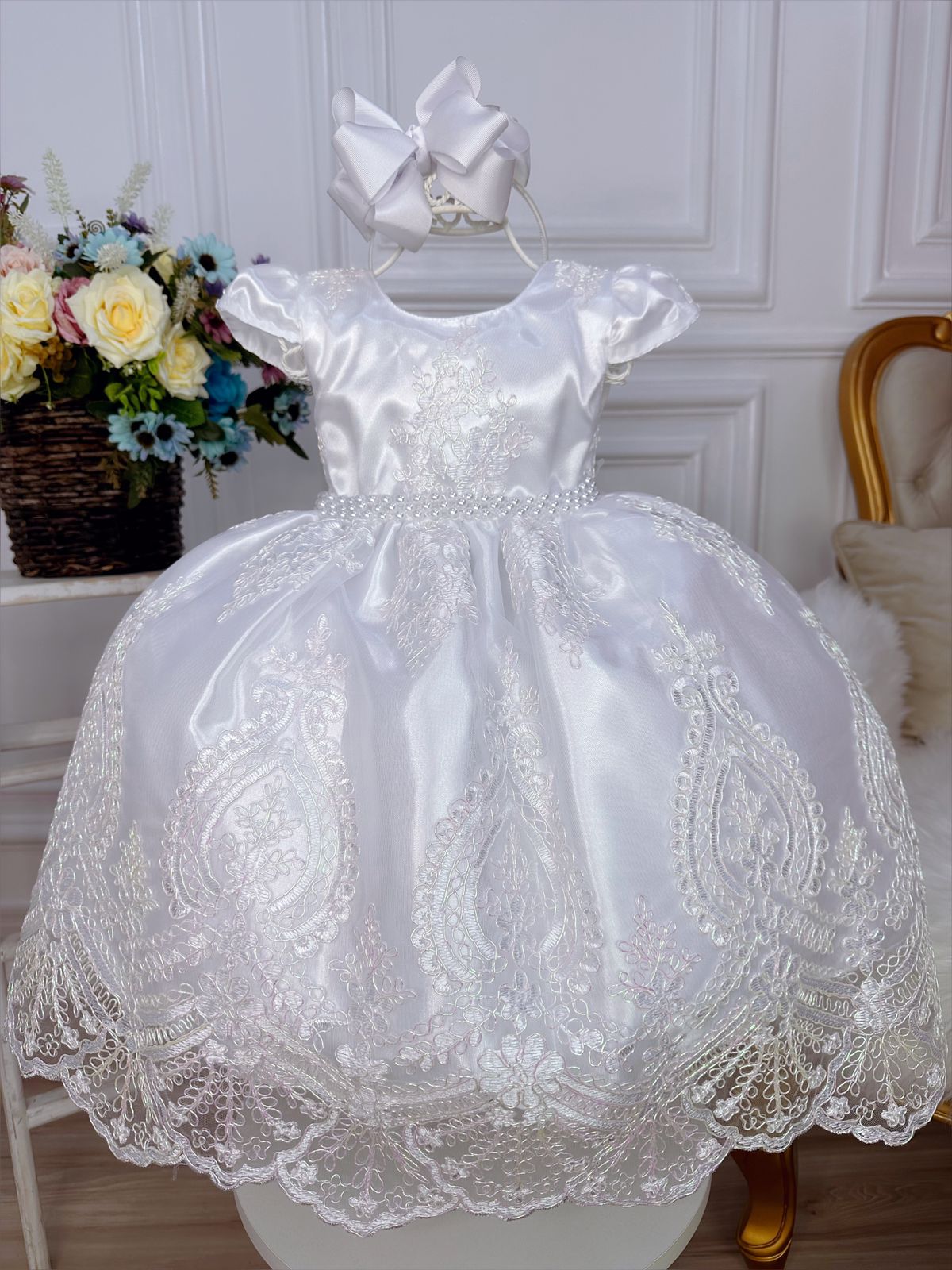 Vestido Infantil Branco C/ Renda Realeza e Cinto de Pérolas