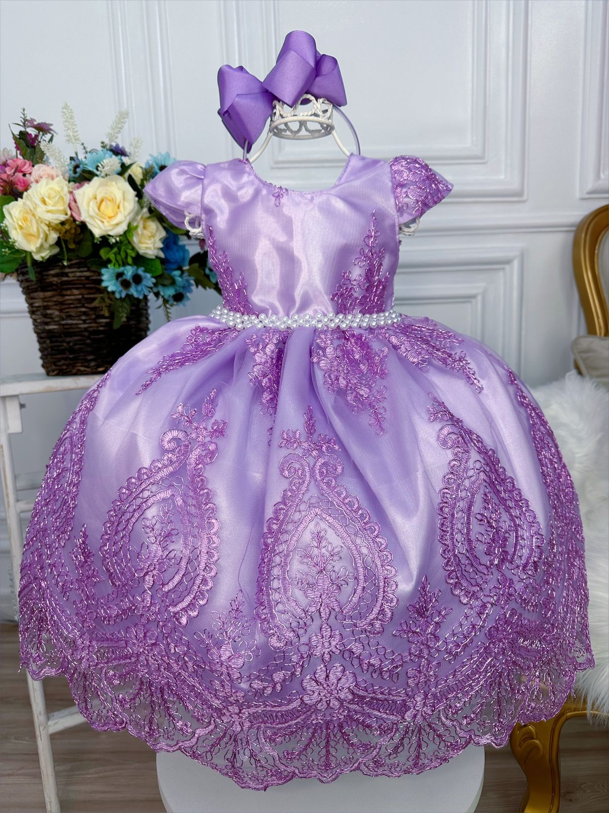Vestido Infantil Lilás Com Renda Realeza e Cinto de Pérolas