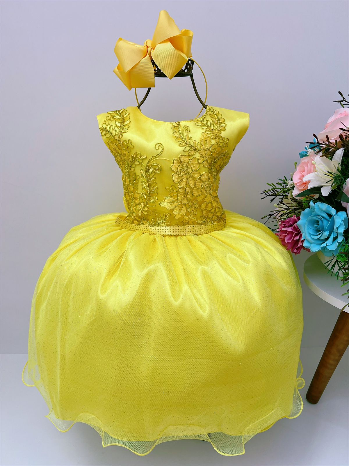 Vestido Infantil Amarelo Com Renda Busto Cinto Strass Luxo