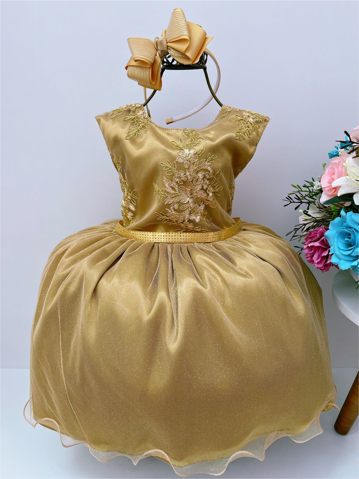 Vestido Infantil Dourado Com Renda Busto Cinto Strass Luxo