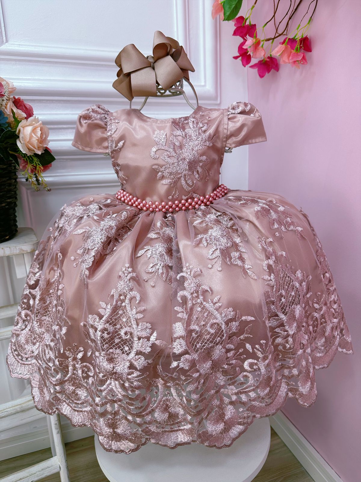 Vestido Infantil Rose Com Renda Realeza e Cinto de Pérolas