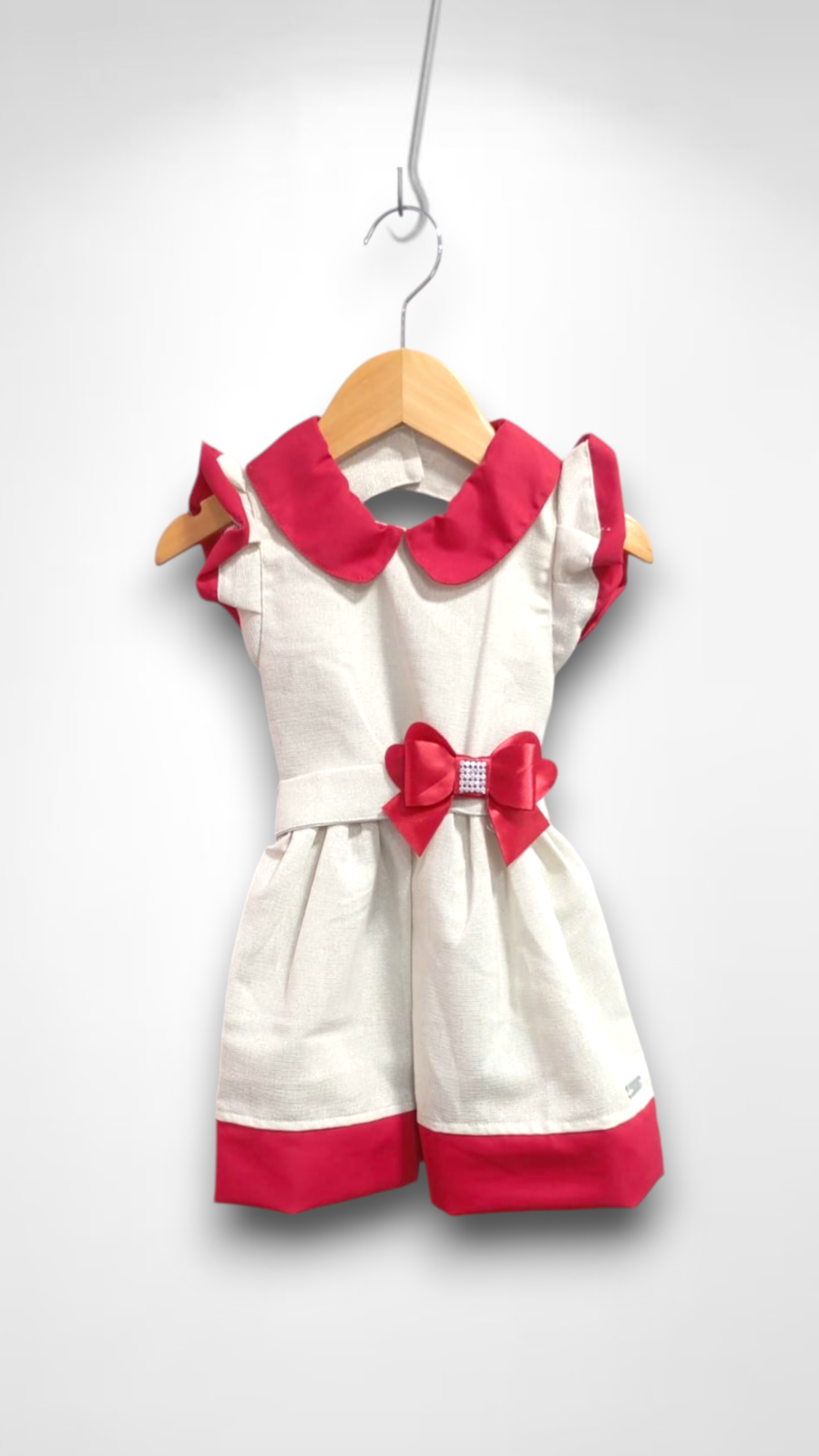 Vestido Infantil Marfim Gola Gôde C/ Broche Luxo Daminha