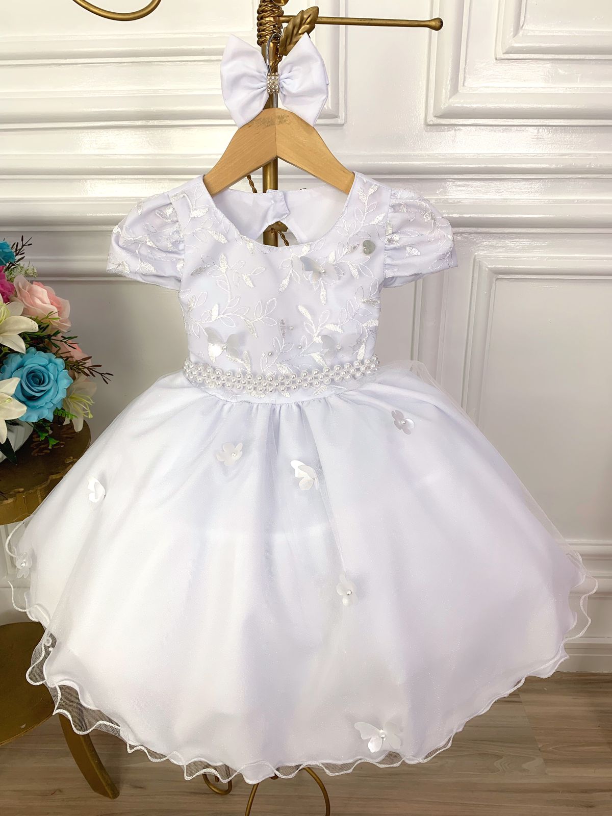 Vestido Infantil Branco Renda Aplique Flor Borboleta e Laço