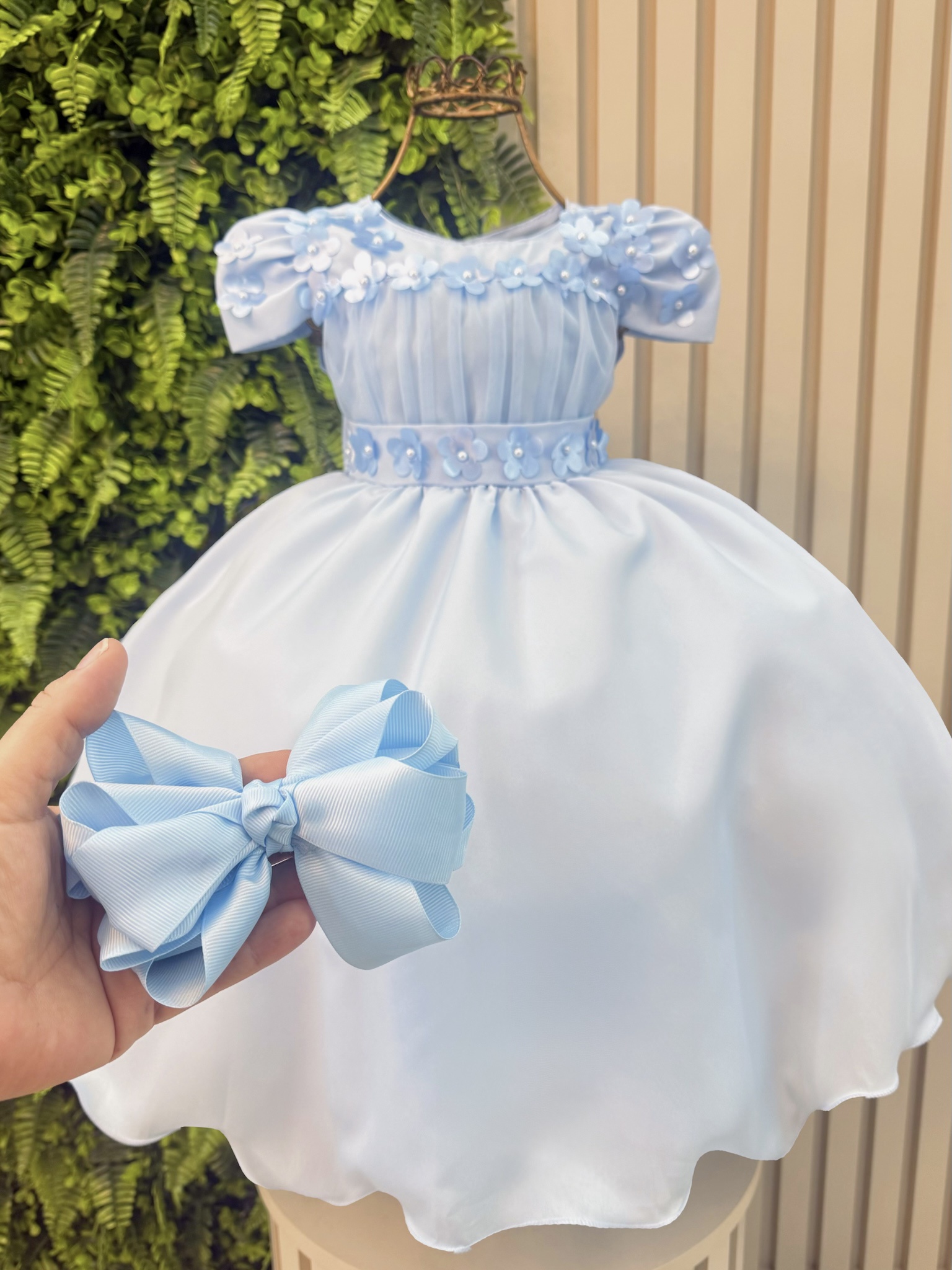 Vestido Infantil Azul Bebê C/ Aplique de Flores + Laço ou Tiara