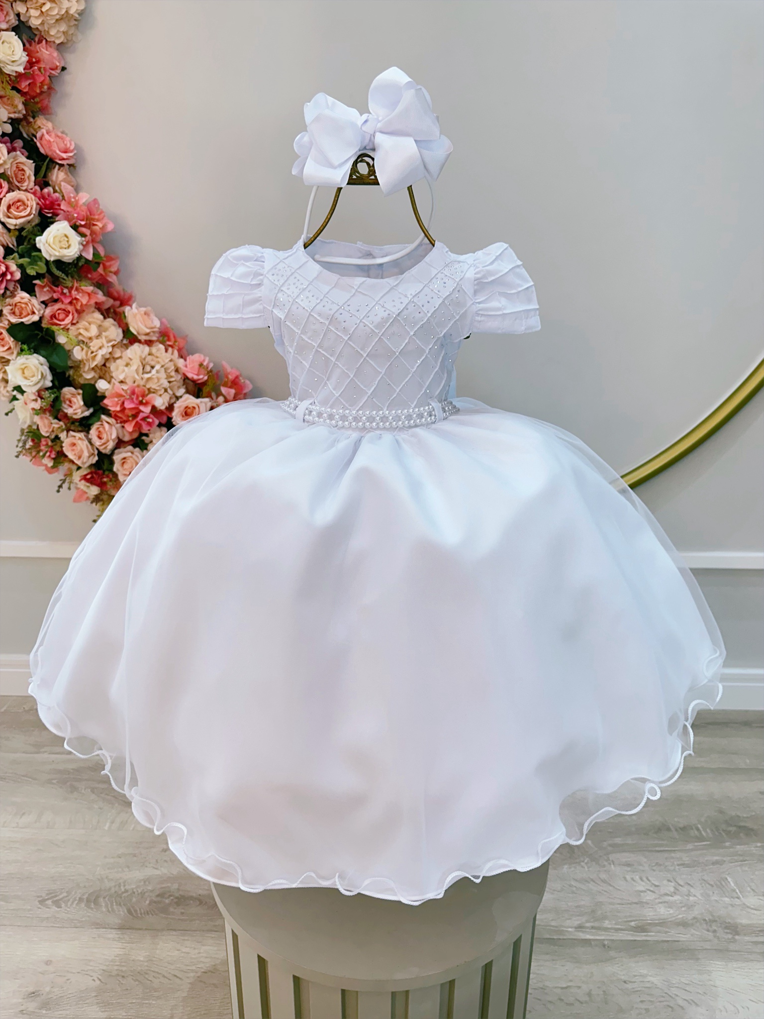 Vestido Infantil Branco Busto Nervura Strass Daminhas