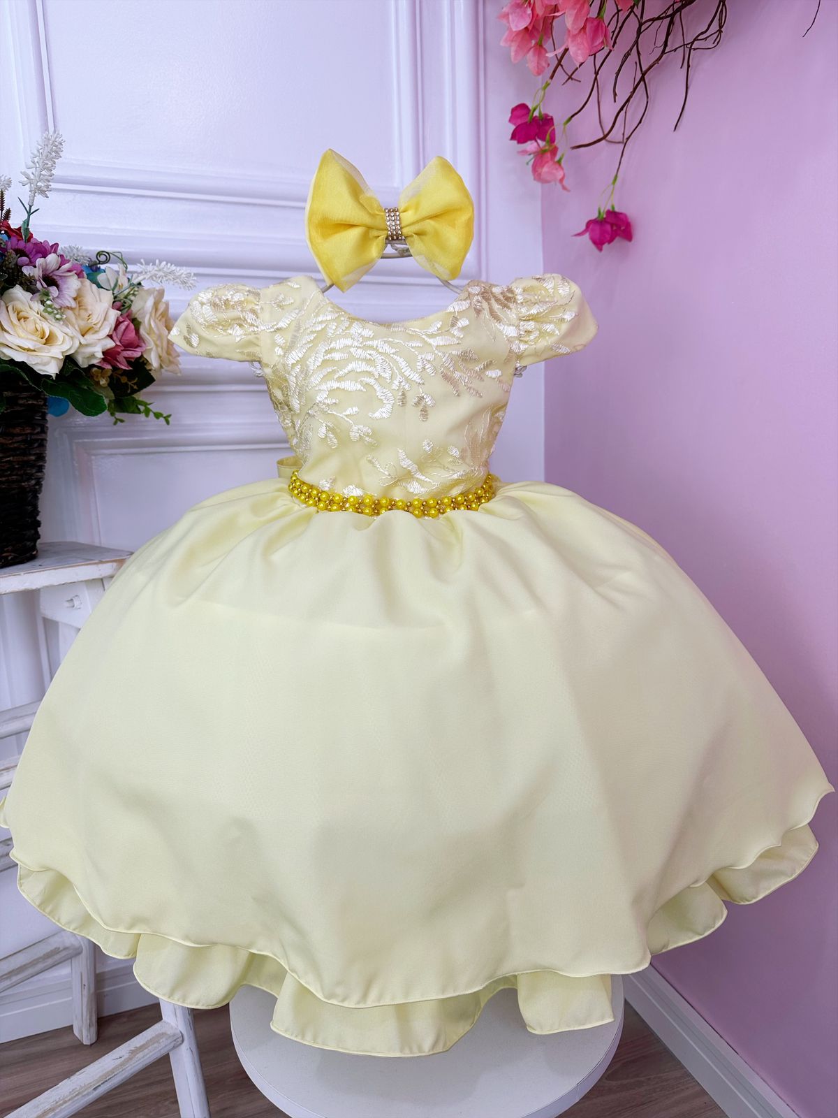 Vestido Infantil Amarelo C/ Renda e Cinto de Pérolas e Laço