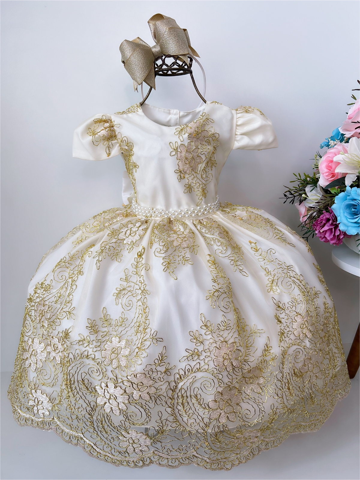 Vestido Infantil Marfim Com Renda Realeza e Cinto Pérolas