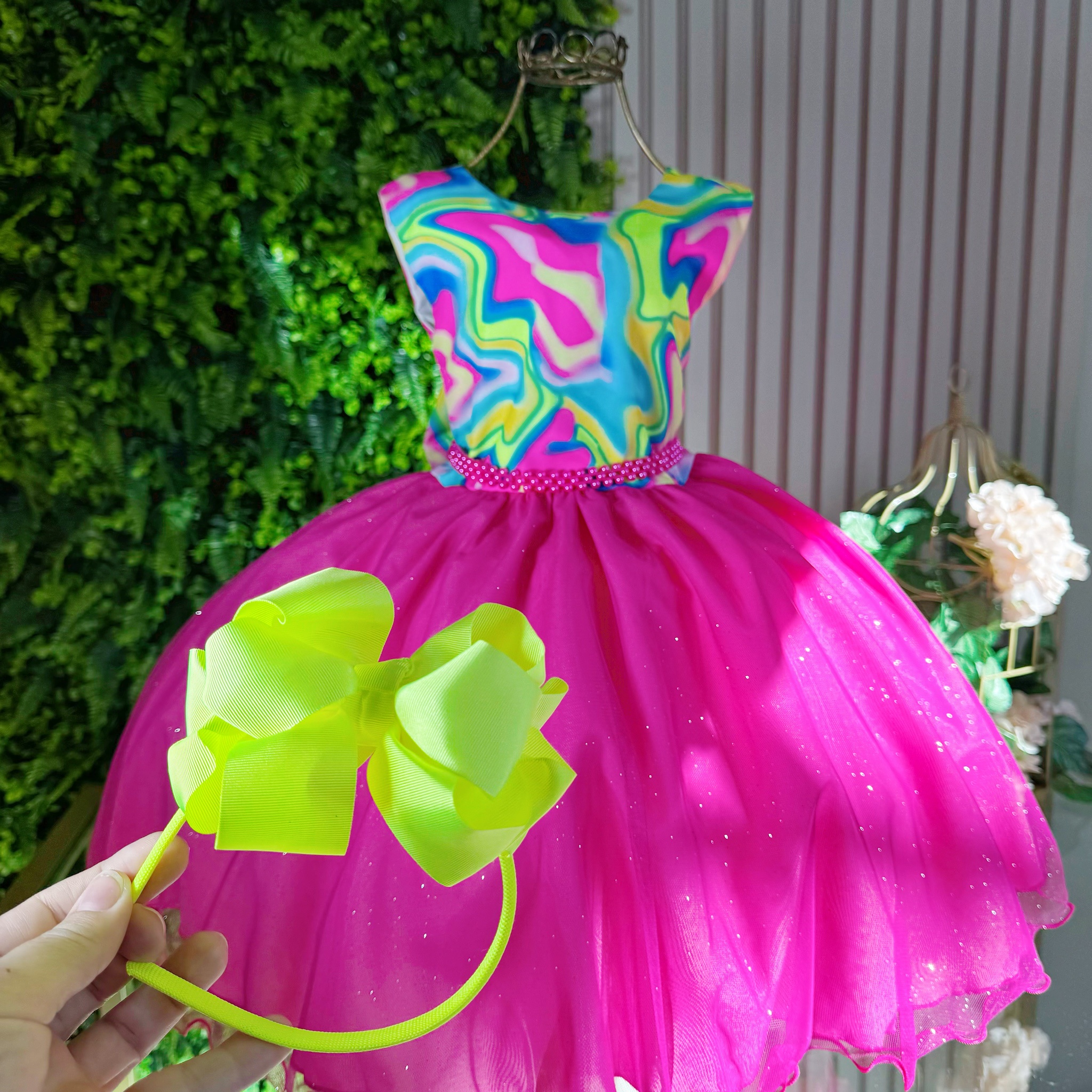 Vestido Infantil Barbie Neon Colorido + Tiara ou Laço