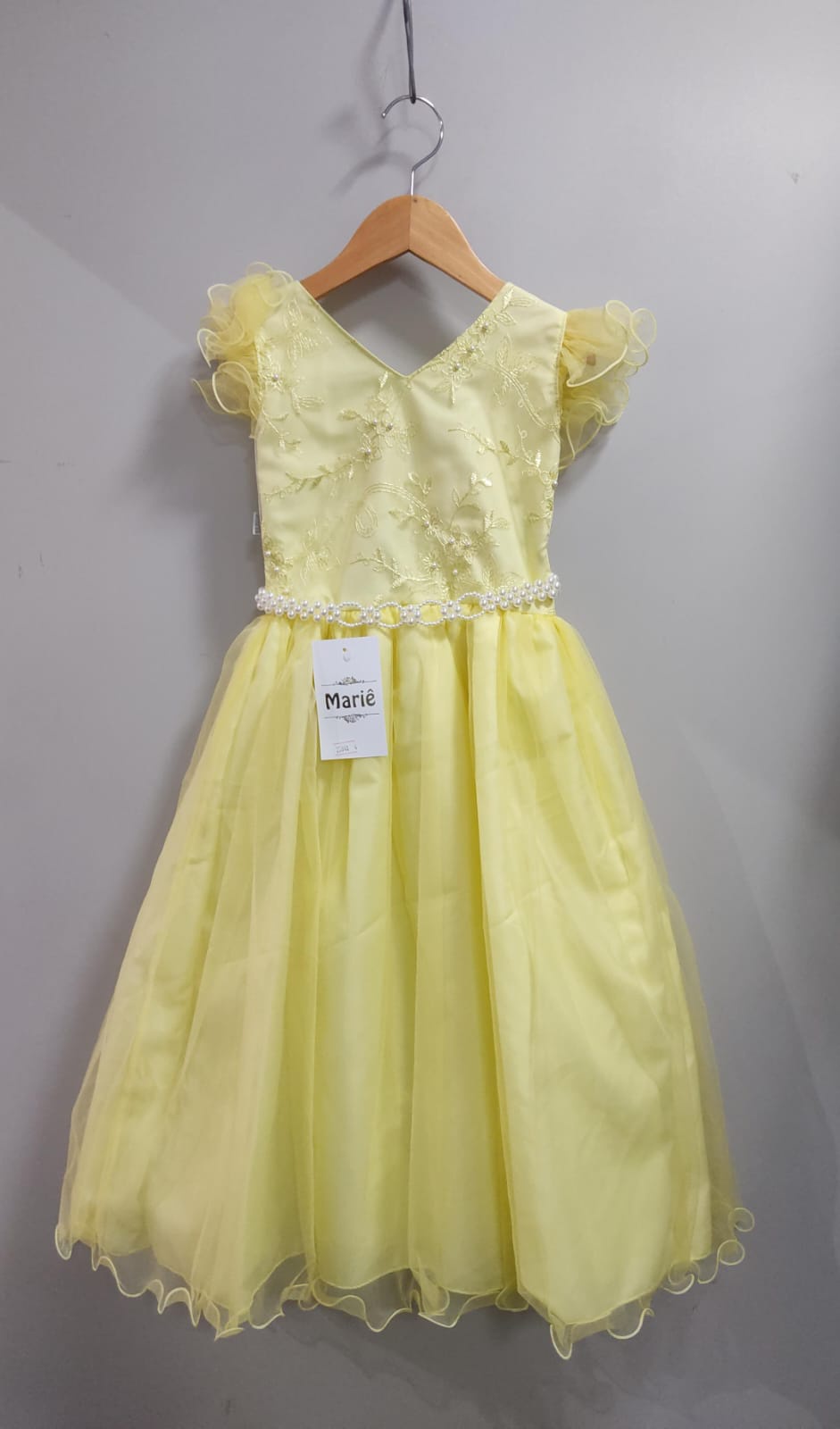 Vestido Infantil Longo Amarelo C/ Apliques e Renda Damas
