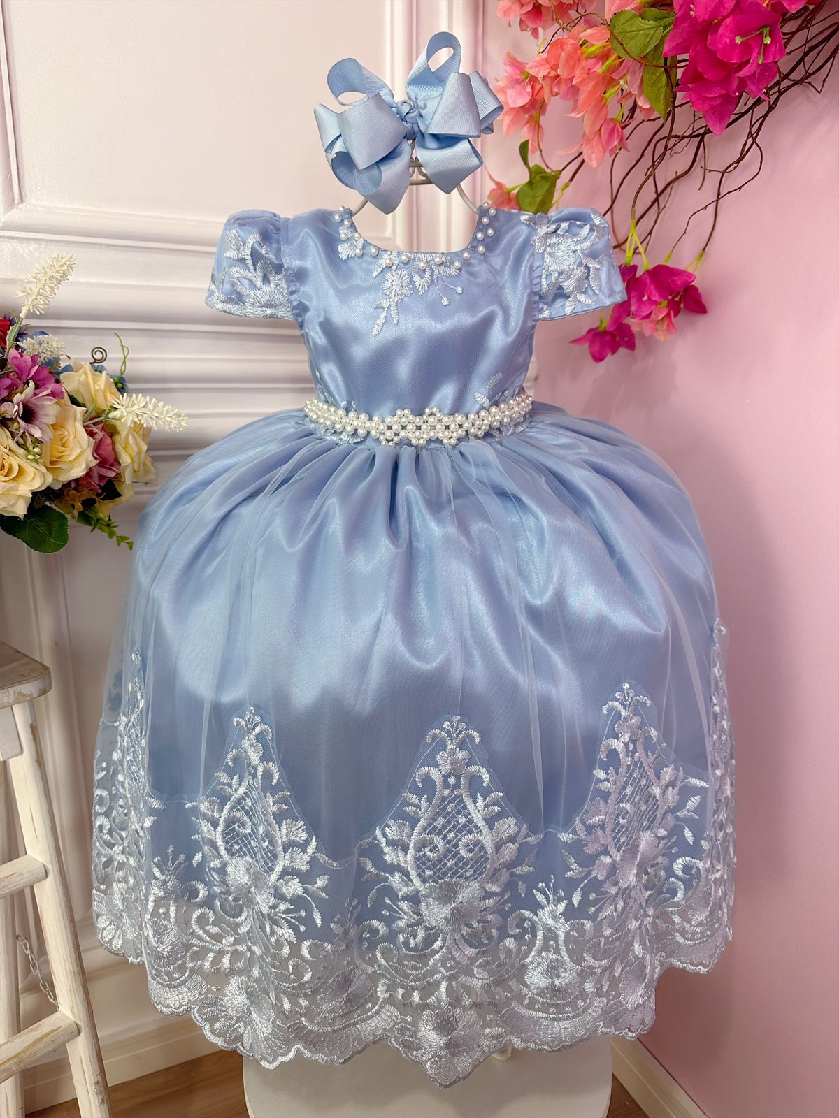 Vestido Infantil Azul Com a Renda Realeza e Cinto de Pérolas