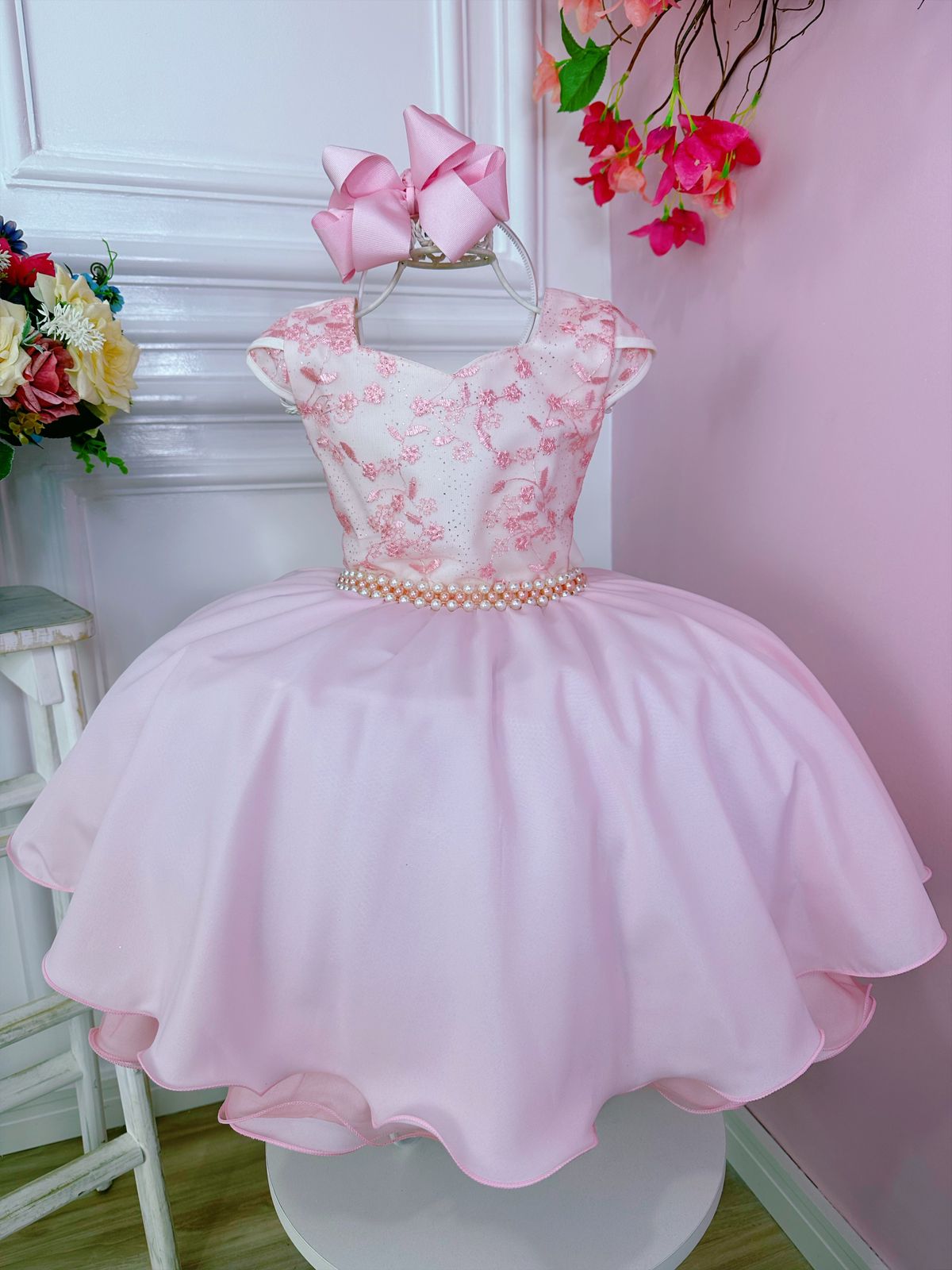 Vestido Infantil Rosa Com Renda e Cinto de Pérolas Damas