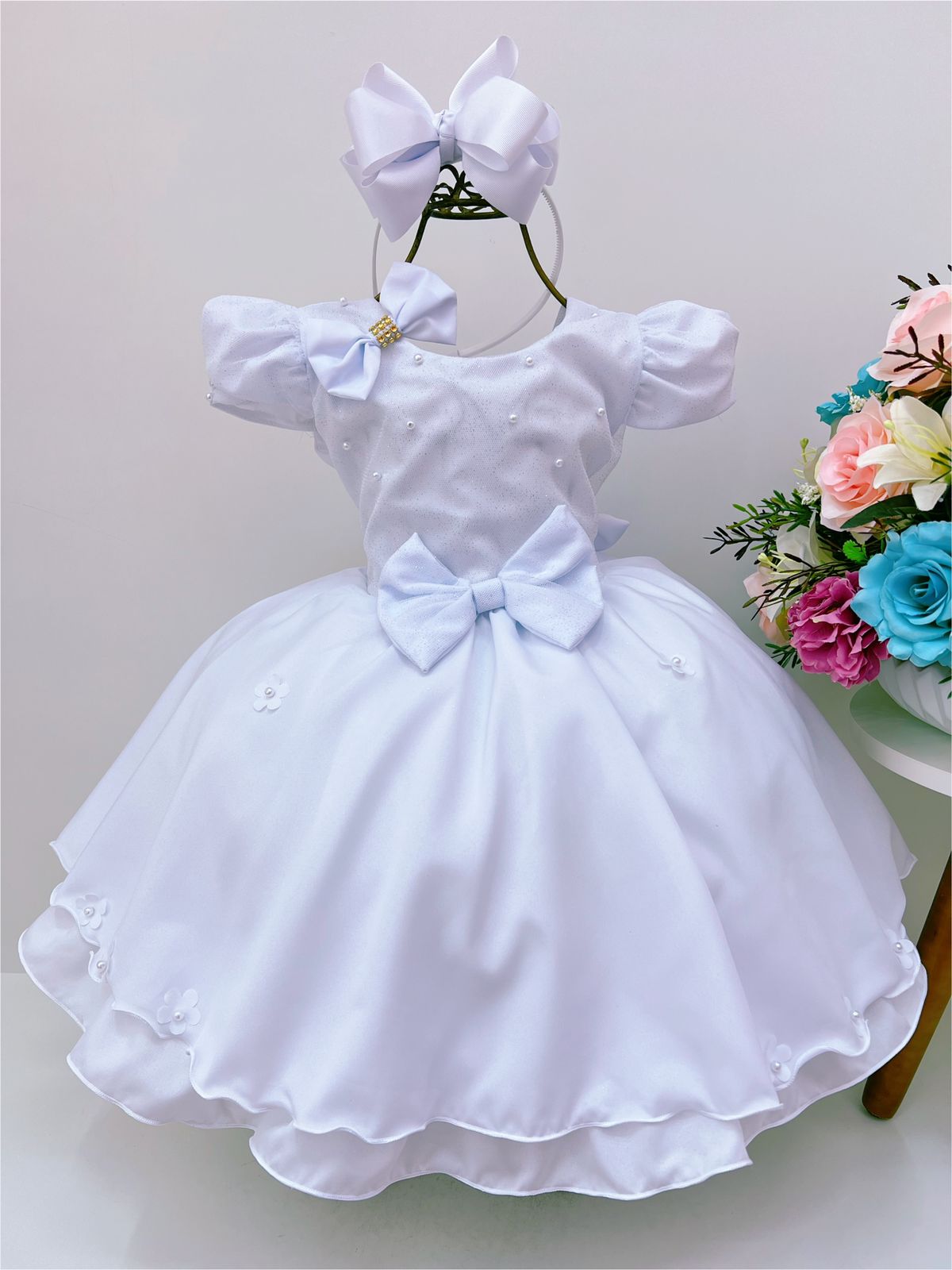 Vestido Infantil Branco com Laço e Aplique de Flores Pérolas