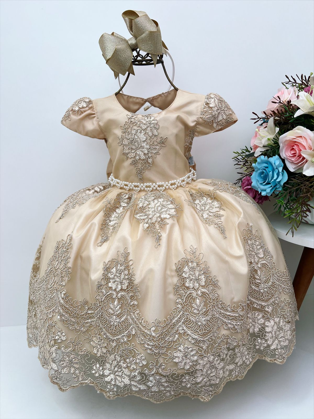 Vestido Infantil Dourado C/ Renda Cinto de Pérolas Daminhas