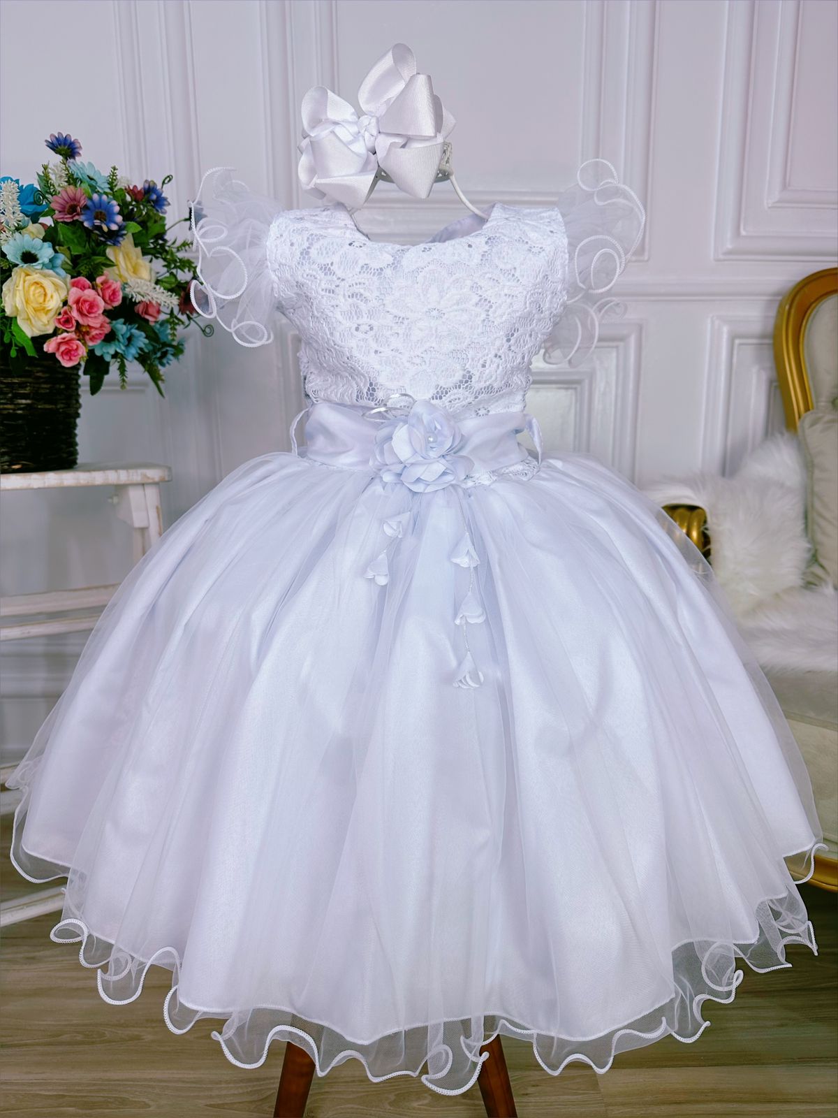 Vestido Infantil Branco C/ Renda e Broche de Flor e Pérola