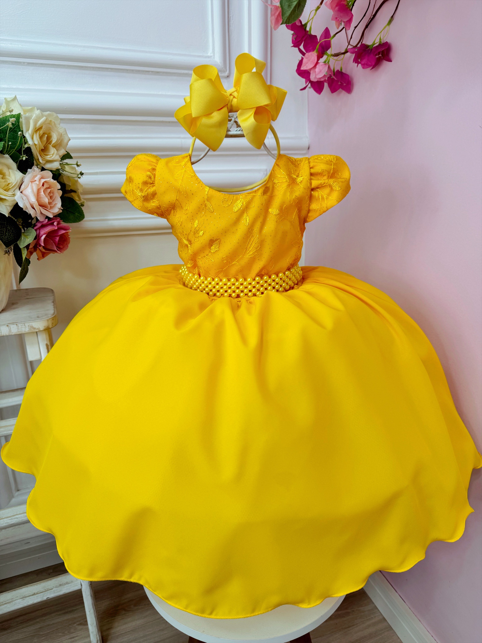 Vestido Infantil Amarelo Busto C/ Renda e Cinto de Pérolas