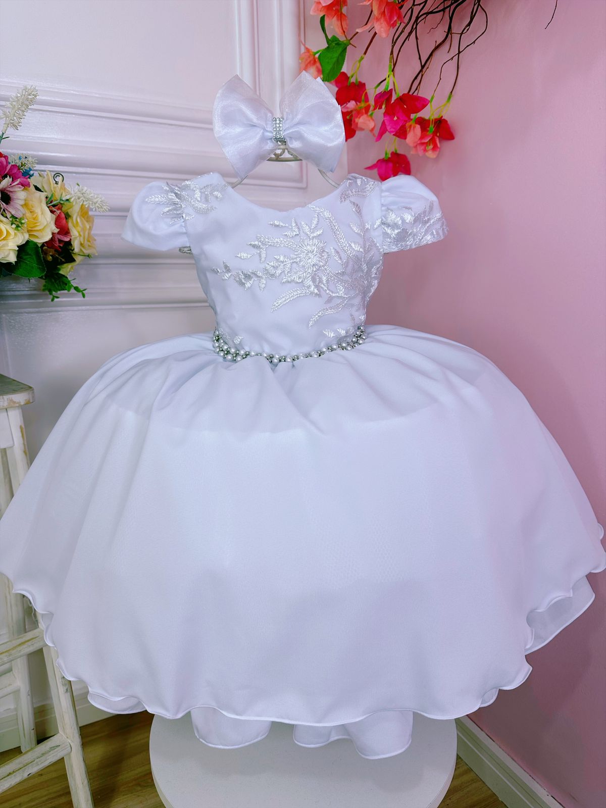 Vestido Infantil Branco C/ Renda e Cinto de Pérolas Laço