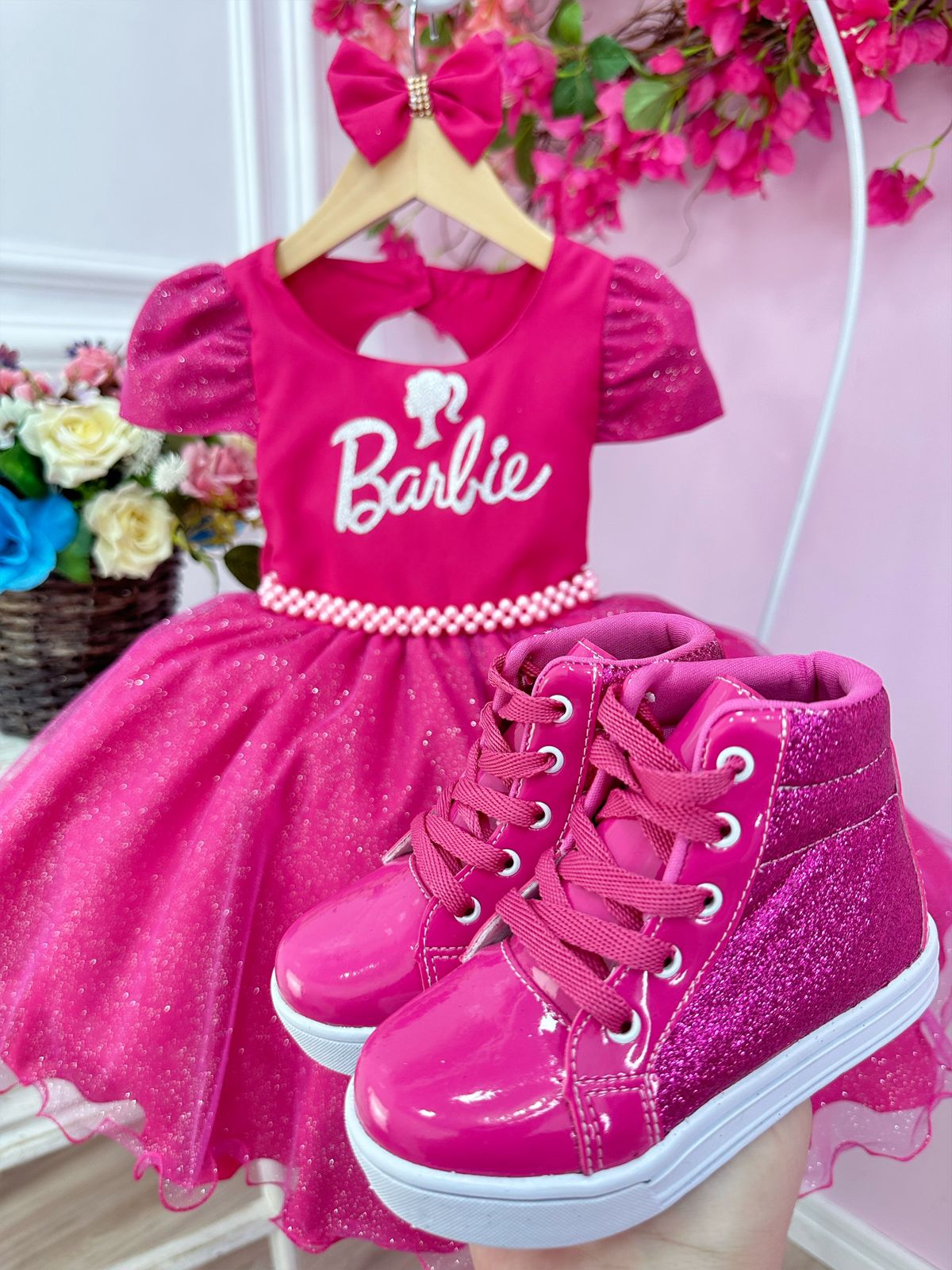 Vestido Barbie Rosa com Glitter e Laço - Fabuloso Ateliê