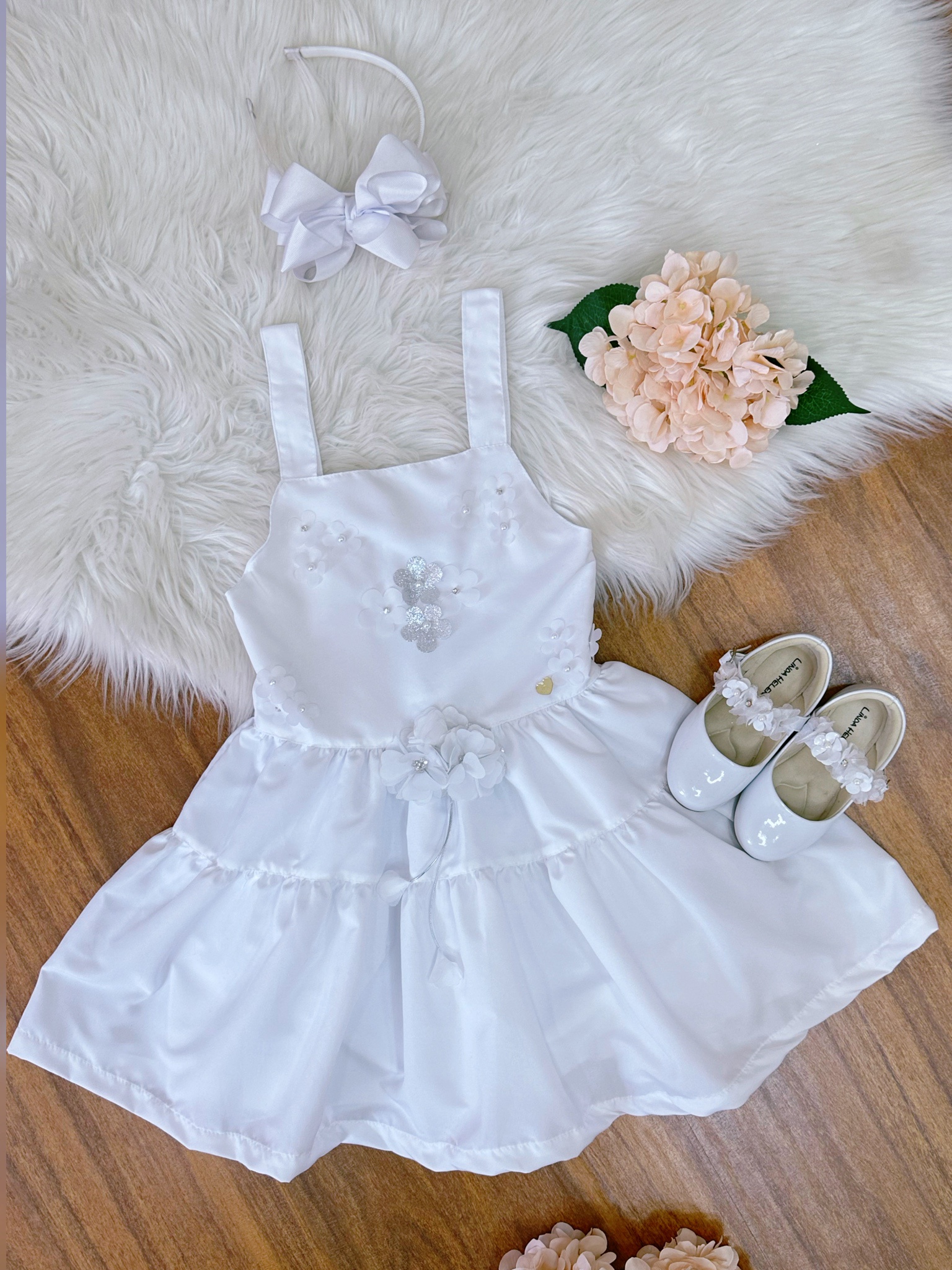 Vestido infantil de Alça Branco C/ Apliques de Flores Luxo Casual
