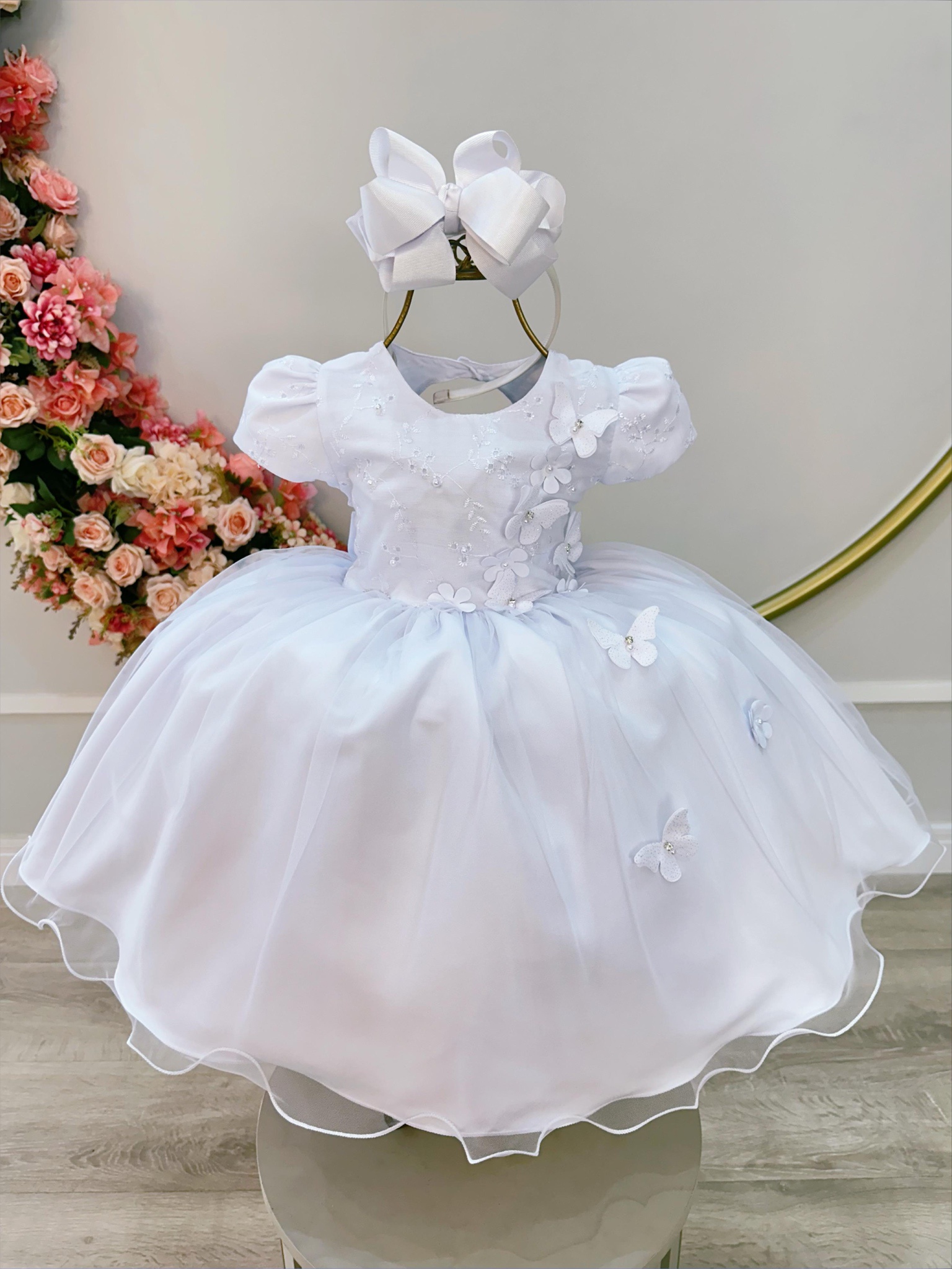 Vestido Infantil Branco Com Apliques e Renda Daminha Festas