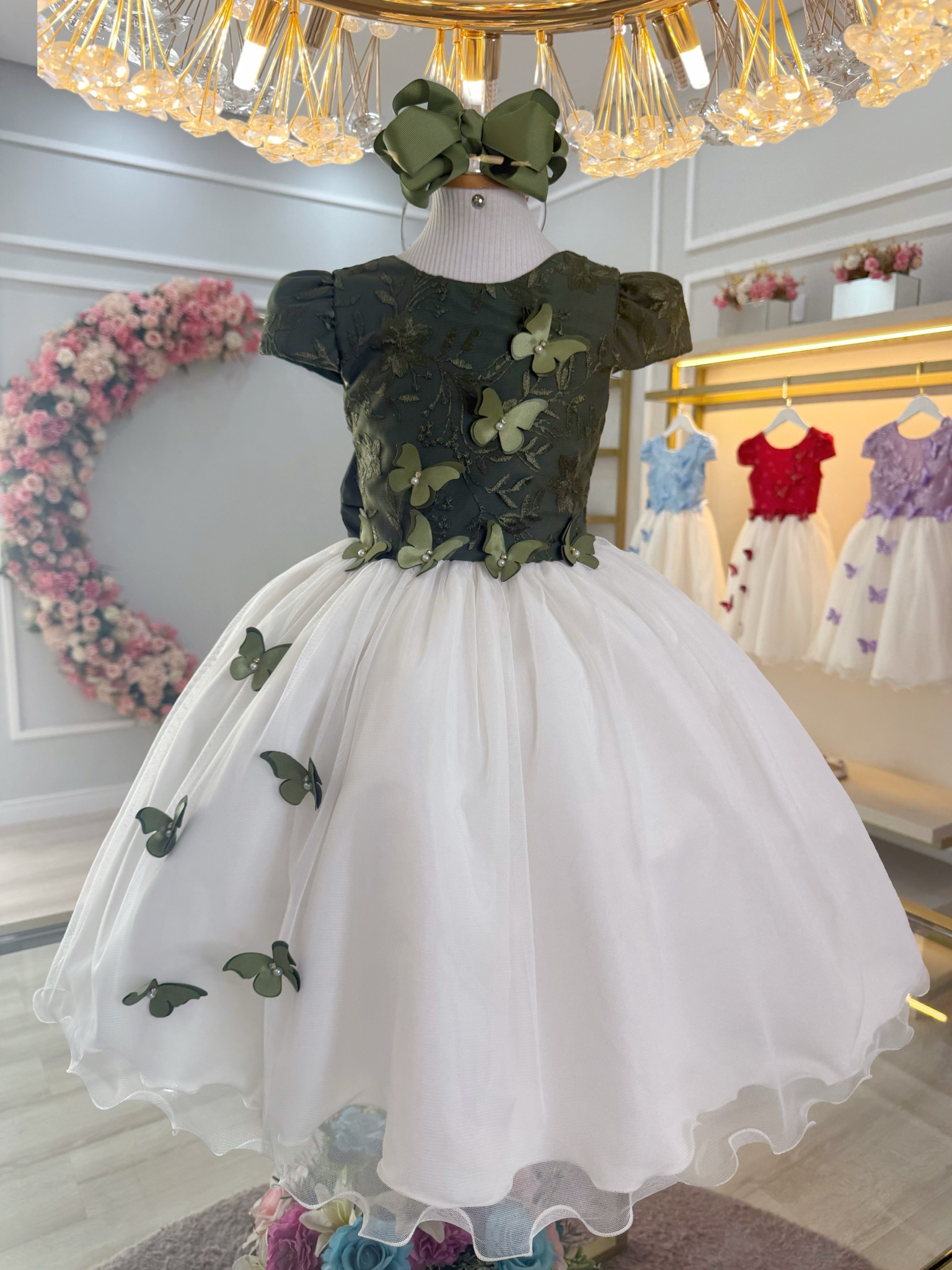 Vestido Infantil Verde Oliva Bordado Borboletas Dama Festa Luxo